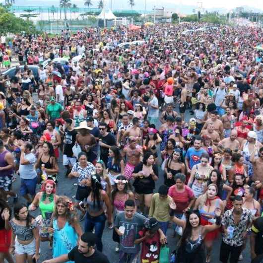 Tradicional Bloco das Piranhas é diversão do Carnaval de Rua de Caraguatatuba no sábado