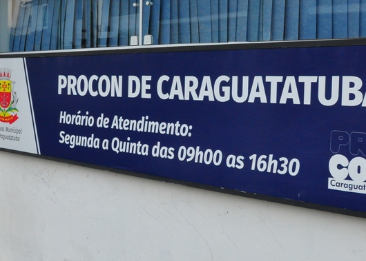 Reclamações de cobranças indevidas, empréstimos e internet dominam Procon de Caraguatatuba em julho