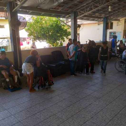 Prefeitura de Caraguatatuba oferece momento de descontração aos idosos do Lar Vila Vicentina