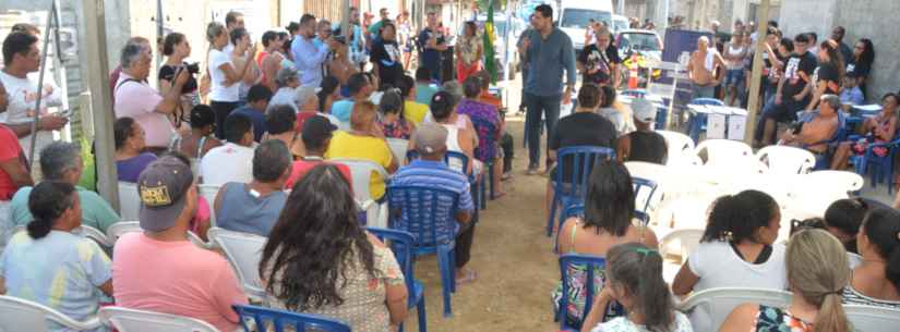 Prefeitura entrega títulos de regularização fundiária aos moradores do loteamento Jorgin Mar, no Perequê Mirim