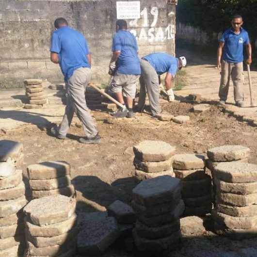 Prefeitura realiza reassentamento de bloquetes no bairro Sumaré