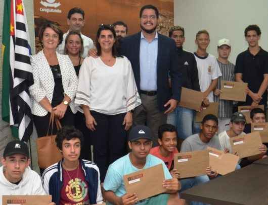 Jovens concluem curso de Polidor de Automóveis promovido pelo Fundo Social de Caraguatatuba