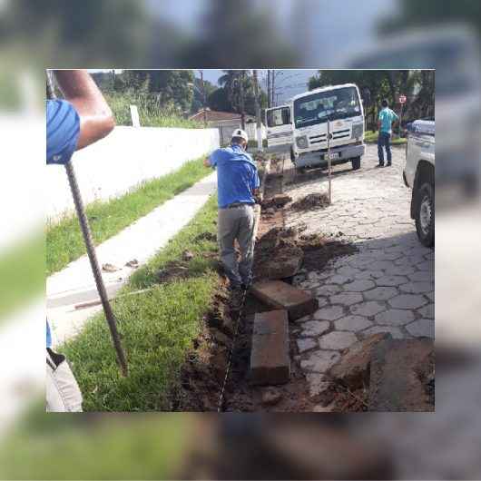 Prefeitura faz transposição de guias e sarjetas na Prainha