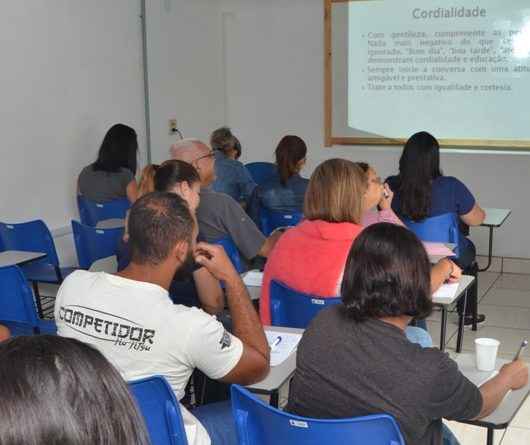 Escola da Prefeitura de Caraguatatuba capacita 25 funcionários em curso de Atendimento ao Público