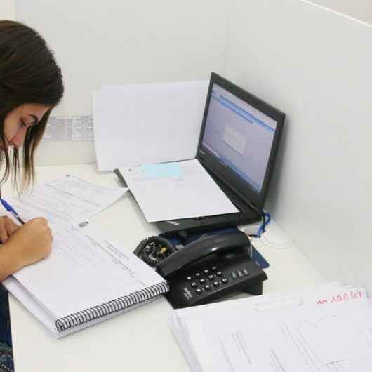 Alunos de 21 cursos têm até segunda (20) para se inscrever na seleção de estagiários da Prefeitura de Caraguatatuba