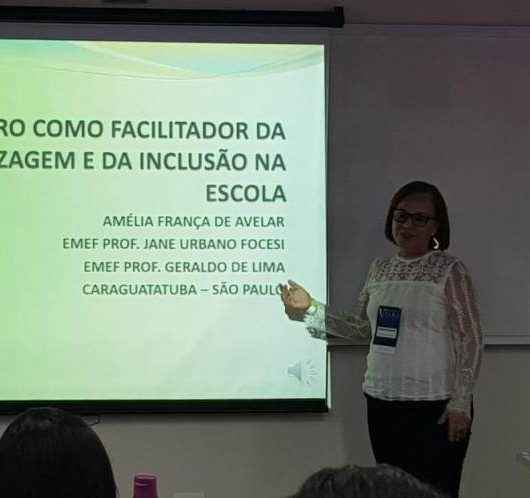 Professora da rede municipal apresenta trabalho em congresso em São Paulo