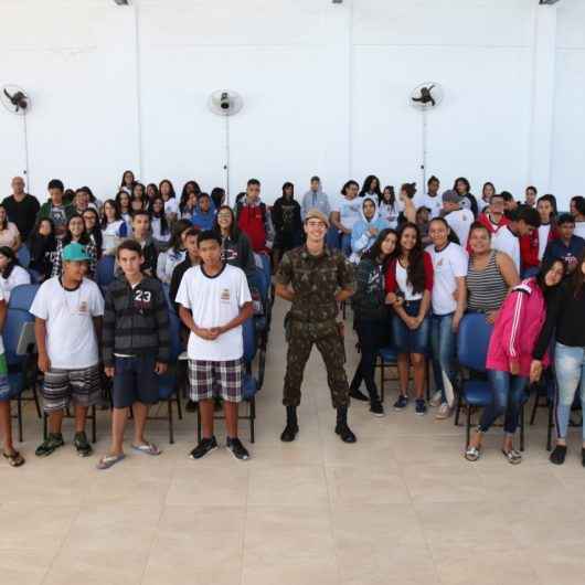 Exército Brasileiro realiza palestra para alunos da rede municipal