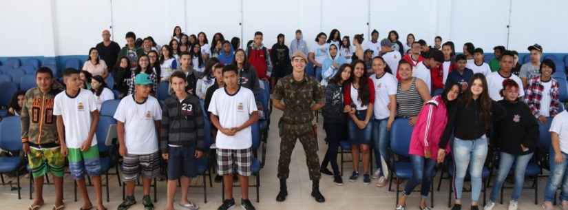Exército Brasileiro realiza palestra para alunos da rede municipal