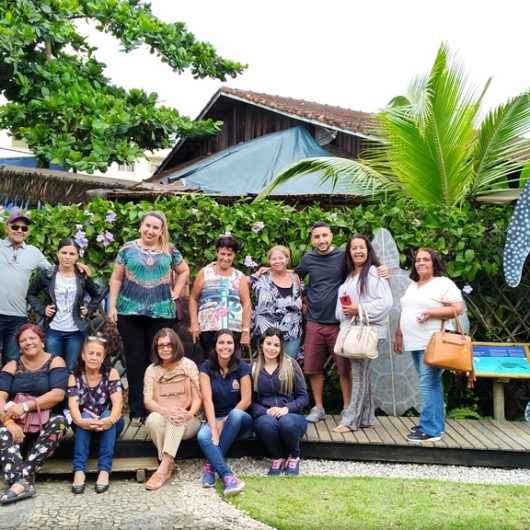 Aposentados do CaraguPrev visitam Aquário de Ubatuba e Projeto Tamar