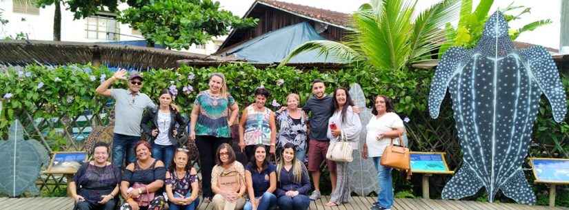 Aposentados do CaraguPrev visitam Aquário de Ubatuba e Projeto Tamar