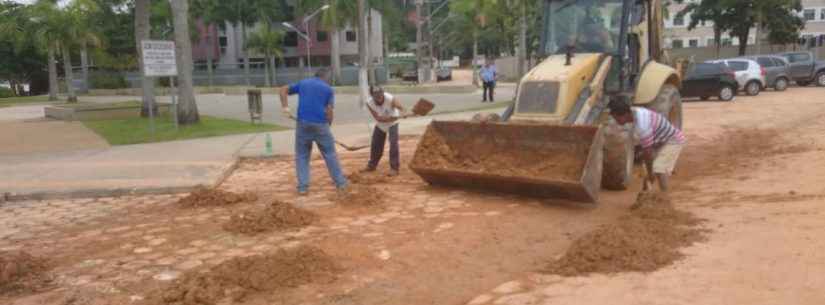 Prefeitura continua limpando as ruas do bairro Prainha com mais de 40 funcionários