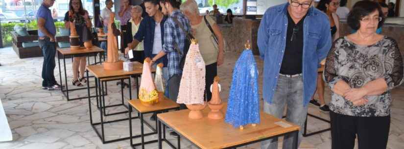 Artista plástico doa imagem de Santo Antonio à igreja que será elevada a Santuário