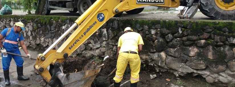 Prefeitura realiza serviços de drenagem em toda a cidade