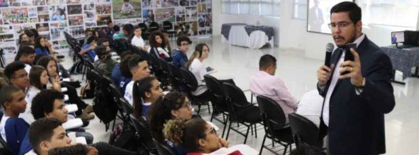 Prefeito participa de bate-papo com alunos da Guarda Mirim