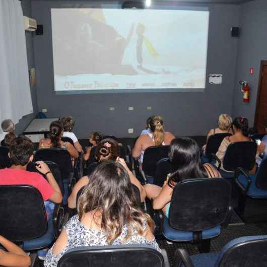 Cine Clube exibe sessões gratuitas aos sábados na Videoteca Lúcio Braun