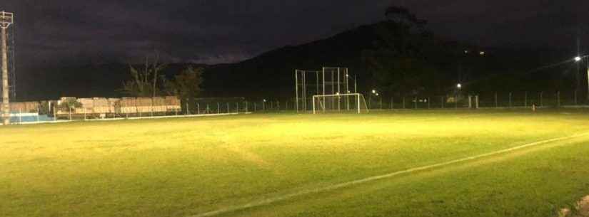 Prefeitura realiza testes de nova iluminação no campo do Centro Esportivo Municipal