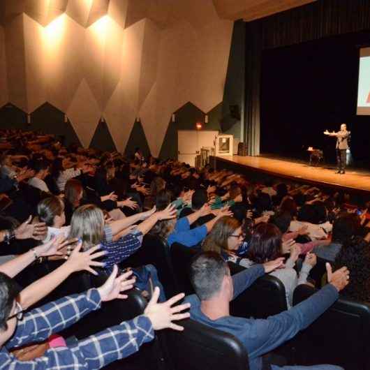 Palestra sobre excelência profissional reúne 430 servidores da Prefeitura de Caraguatatuba