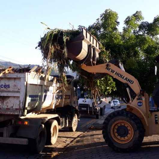 Operação Tapa-Buracos está em ação com duas equipes no Rio do Ouro e Pontal de Santamarina