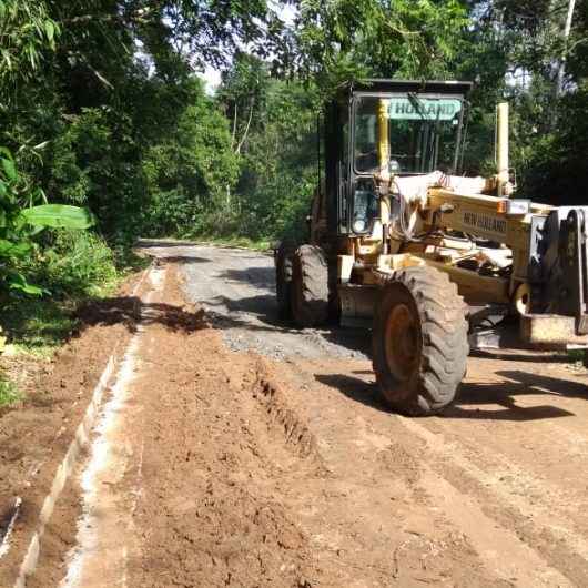 Prefeitura realiza perenização em ruas do Recanto Verde Mar