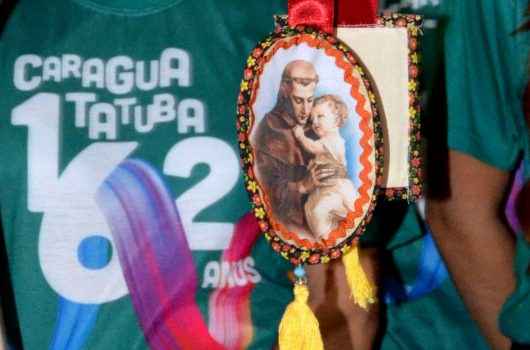Adquira o escapulário de porta de Santo Antônio e celebre o Dia do Padroeiro da Cidade Adquira o escapulário de porta de Santo Antônio e celebre o Dia do Padroeiro da Cidade