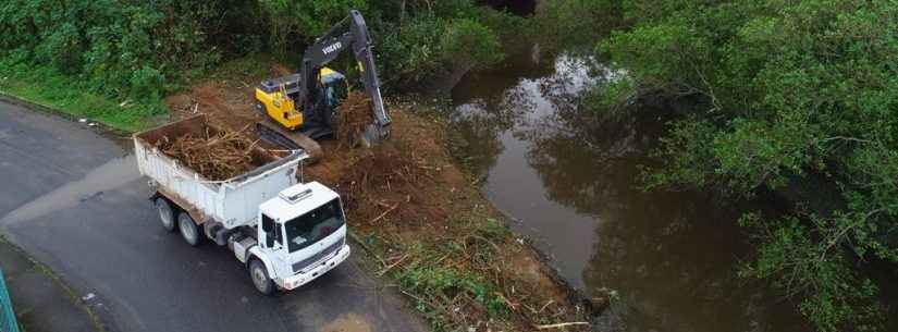 Prefeitura realiza obras contra enchente para beneficiar Britânia e Santamarina Prefeitura realiza obras contra enchente para beneficiar Britânia e Santamarina