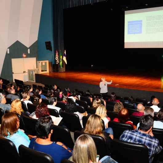 Continuam as inscrições para palestra sobre impactos da PEC da previdência no magistério da Prefeitura de Caraguatatuba