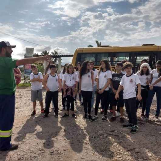 Alunos da escola Profª Maria Aparecida Ujio aprendem sobre triagem de resíduos