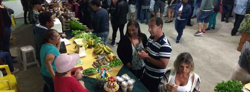 Produtos cultivados na área rural fazem sucesso na Tenda da Agricultura Familiar do Festival do Camarão