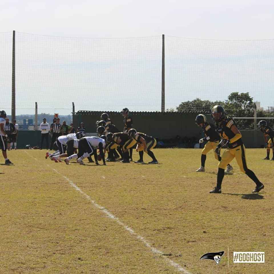 Time de futebol americano de Caraguatatuba vence partida em São