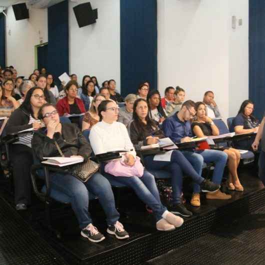 Mais de 200 classificados para o cargo de agente comunitário de saúde da Prefeitura de Caraguatatuba fazem curso de formação