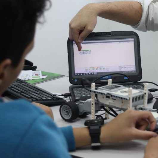 Caraguatatuba amplia projeto de robótica para a educação inclusiva