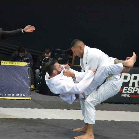 Atletas de Caraguatatuba participam de Campeonato Mundial de Jiu Jitsu