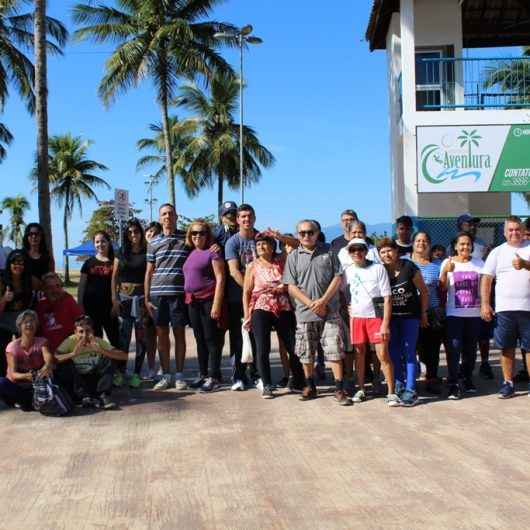 Sepedi promove caminhada ecológica na avenida da praia e alerta sobre conscientização