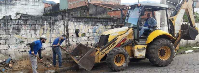 Operação Bota-fora está em ação no bairro Ponte Seca orientando munícipes sobre descarte de lixo