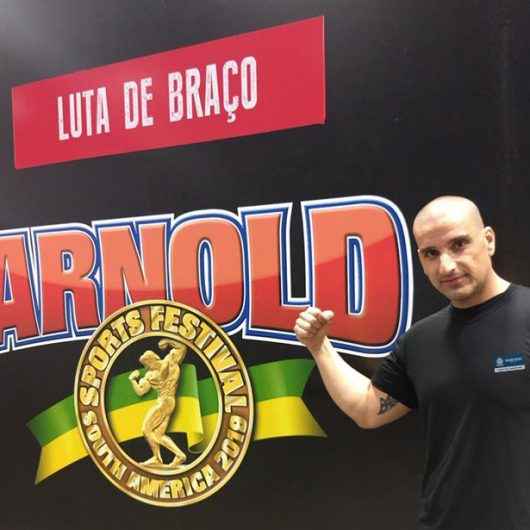 Atleta representa Caraguatatuba em Campeonato Latino Americano de Luta de Braço