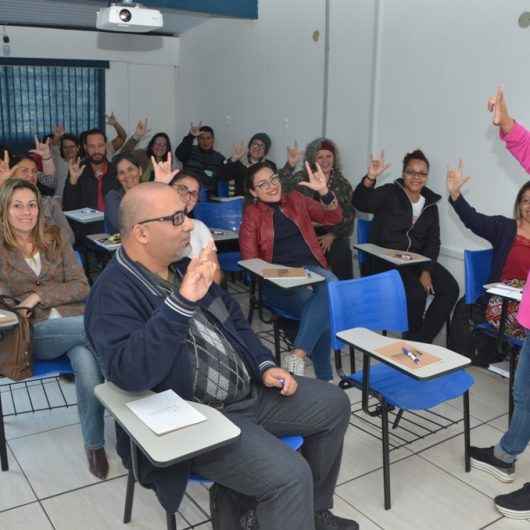 Servidores da Prefeitura de Caraguatatuba concluirão curso de Libras em dezembro