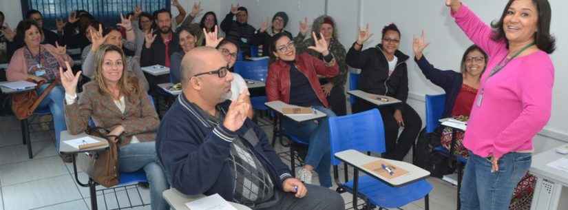 Servidores da Prefeitura de Caraguatatuba concluirão curso de Libras em dezembro