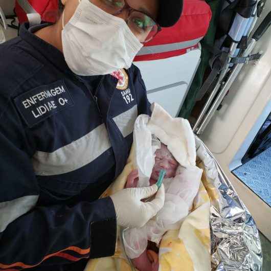 Samu de Caraguatatuba e equipe da UBS Adhemir Reis salvam bebê com parto de urgência