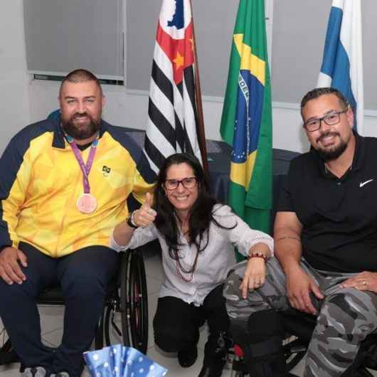 Medalhista paralímpico encerra I Fórum de Educação Física Inclusiva de Caraguatatuba
