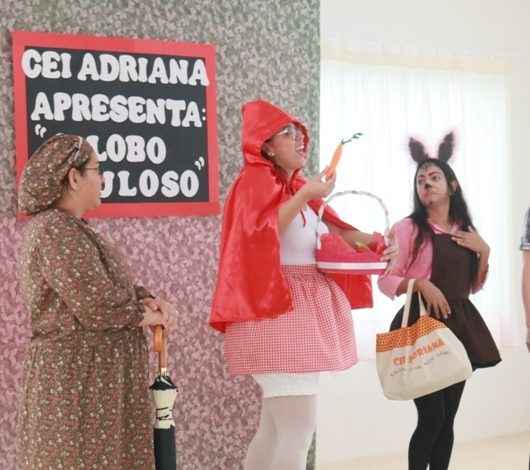 Flic nas escolas: Peça “O Lobo Guloso” ensina boas práticas alimentares