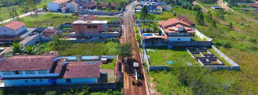 Ruas do Capricórnio II recebem nivelamento e cascalhamento