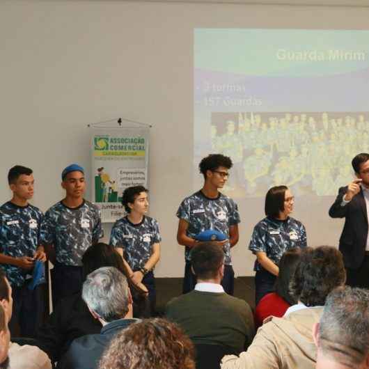 Prefeito Aguilar Junior apresenta ações da Prefeitura de Caraguatatuba voltadas ao fortalecimento do comércio local