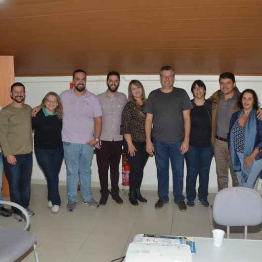 Representante do Ministério do Turismo visita Caraguatatuba e bate papo com membros do Comtur