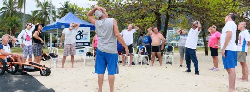 Praia Acessível: Idosos e Pessoas com Deficiência vivenciam novo esporte no mar