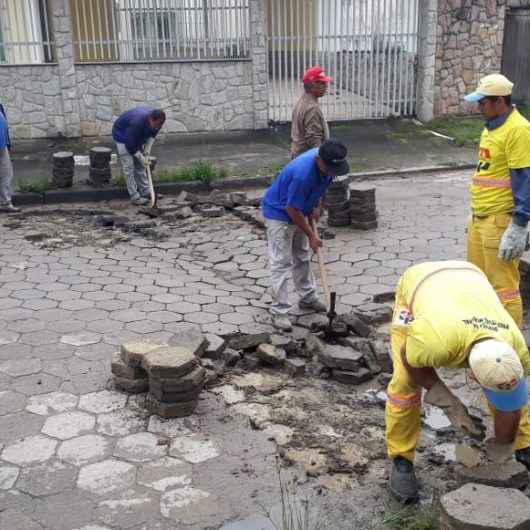 Prefeitura faz manutenção de bloquetes no Poiares