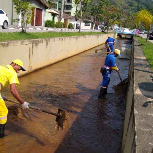 Prevenção contra alagamentos: Prefeitura faz limpeza de galerias no Sumaré