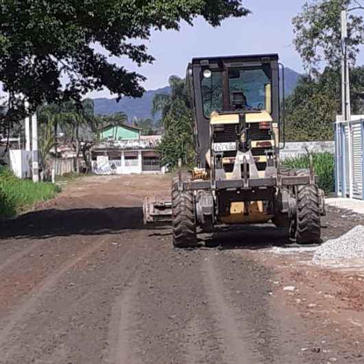 Sesep realiza nivelamento mecânico e manutenção em rede de drenagem no Balneário Gardem Mar