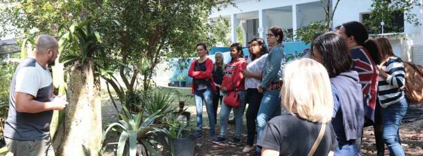 Professores da rede de ensino de Caraguatatuba visitam Viveiro Municipal
