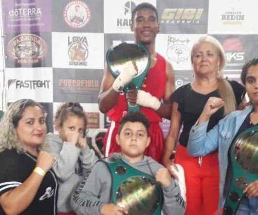 Caraguatatuba fatura três ouros no Campeonato Tony Boxe em SP