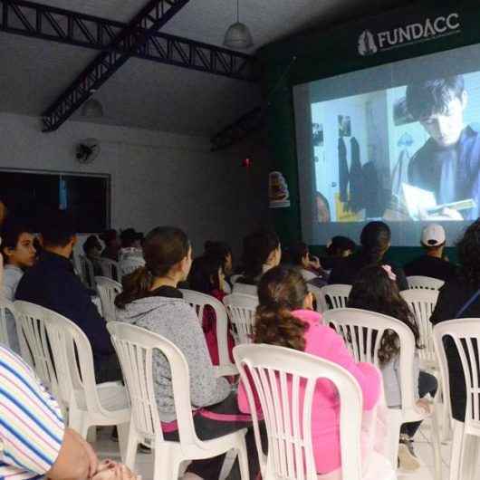 Cinema nos Bairros tem programação especial para o Dia das Crianças no Travessão